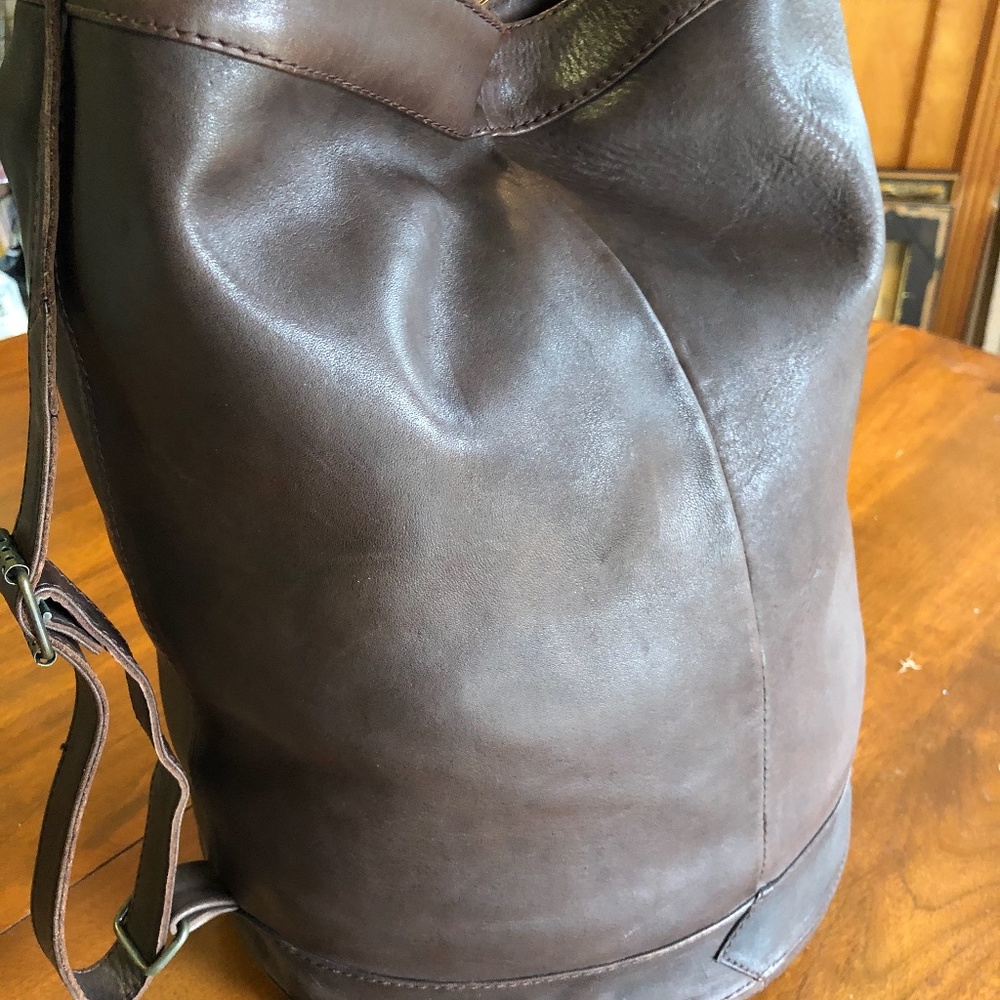 Ellington leather bag